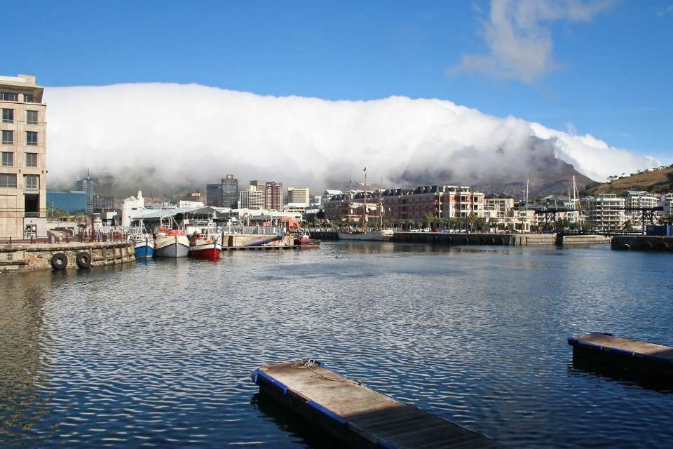 What Causes The Table Cloth On Table Mountain?